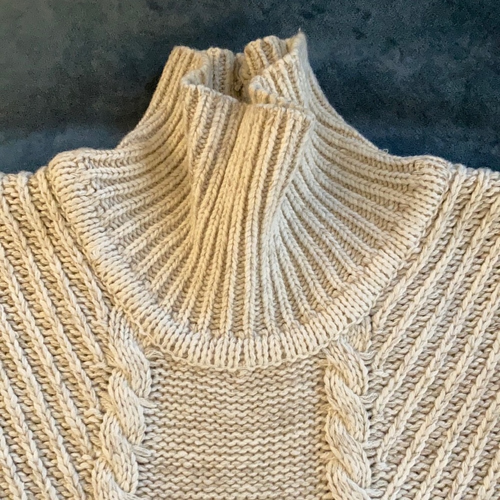 Sweater - Picture 3 of 8